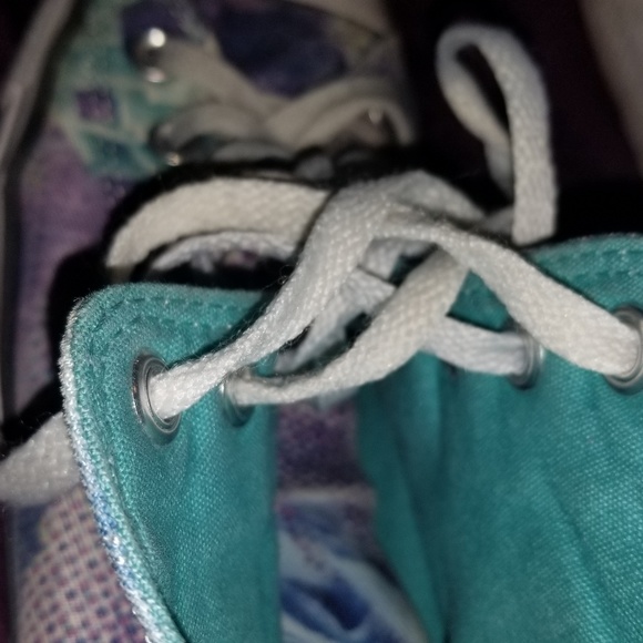 High-top converse - Picture 4 of 4